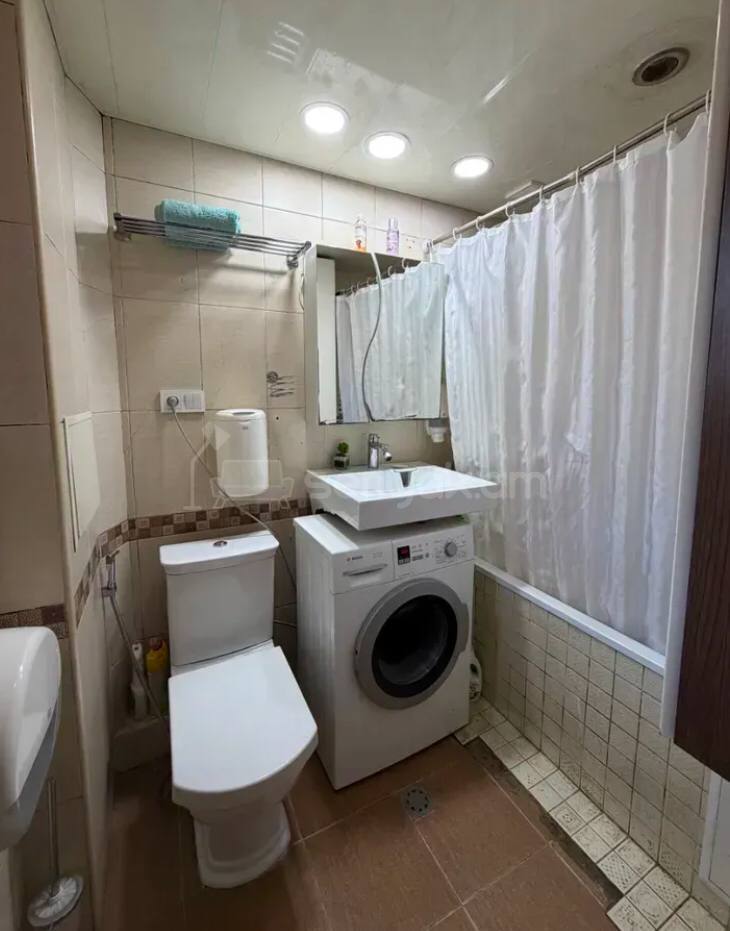 3 Սենյականոց Բնակարան Քարե Շենքում, 90քմ, 2/4 հարկ, Կոսմետիկ Վերանորոգված