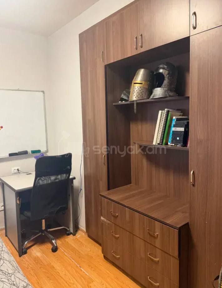 3 Սենյականոց Բնակարան Քարե Շենքում, 90քմ, 2/4 հարկ, Կոսմետիկ Վերանորոգված