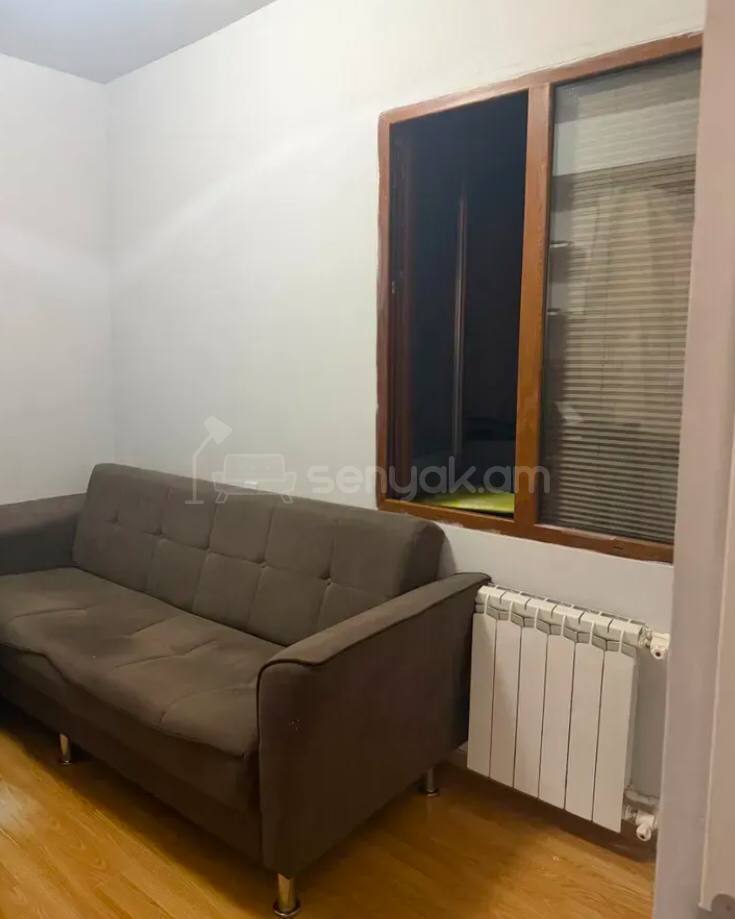 3 Սենյականոց Բնակարան Քարե Շենքում, 90քմ, 2/4 հարկ, Կոսմետիկ Վերանորոգված