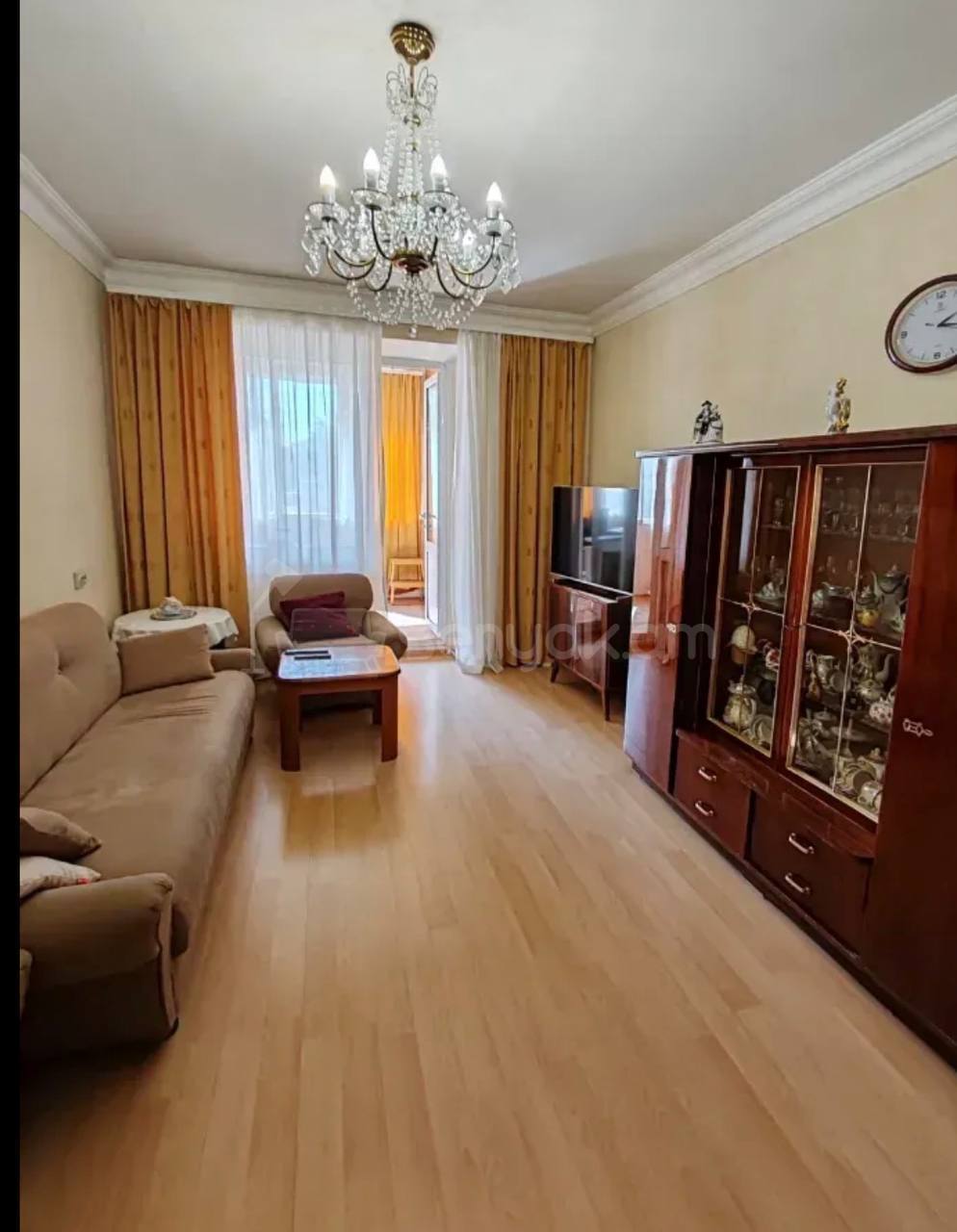 3 Սենյականոց Բնակարան Քարե Շենքում, 76քմ, 3/5 հարկ, Կապիտալ Վերանորոգված