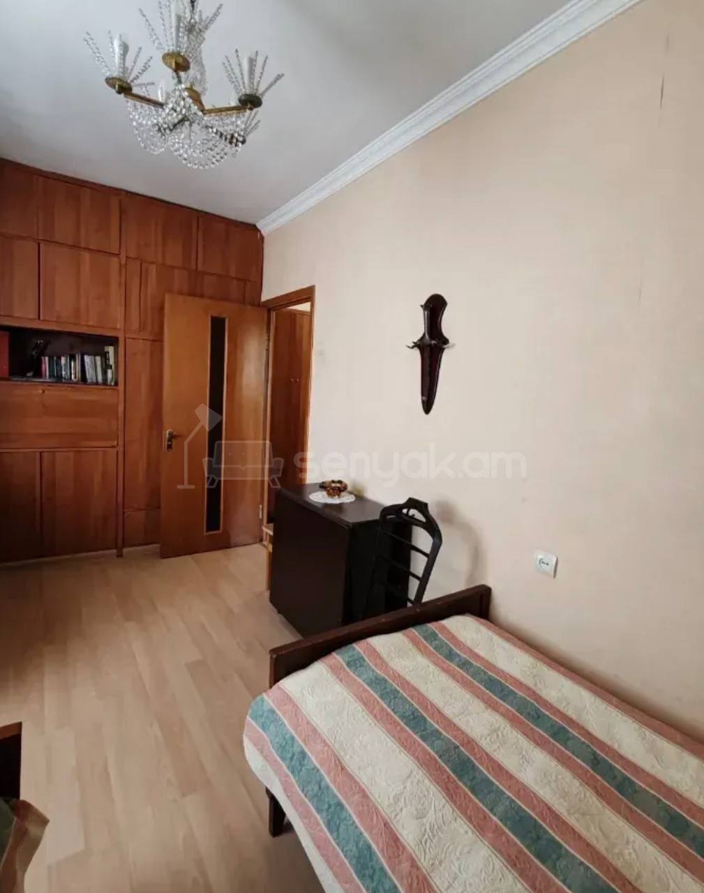 3 Սենյականոց Բնակարան Քարե Շենքում, 76քմ, 3/5 հարկ, Կապիտալ Վերանորոգված