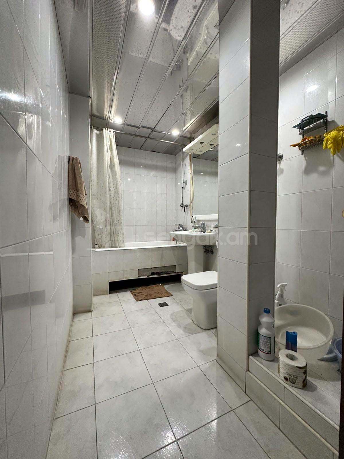 2 Սենյականոց Բնակարան, 61քմ, 7/9 հարկ, Նորմալ Վիճակում