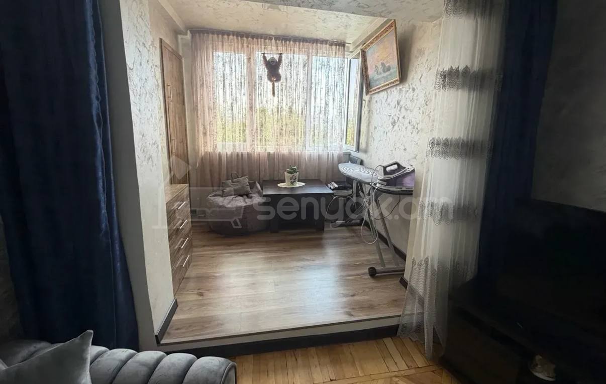 2 Սենյականոց Բնակարան Քարե Շենքում, 60քմ, 4/5 հարկ, Կապիտալ Վերանորոգված
