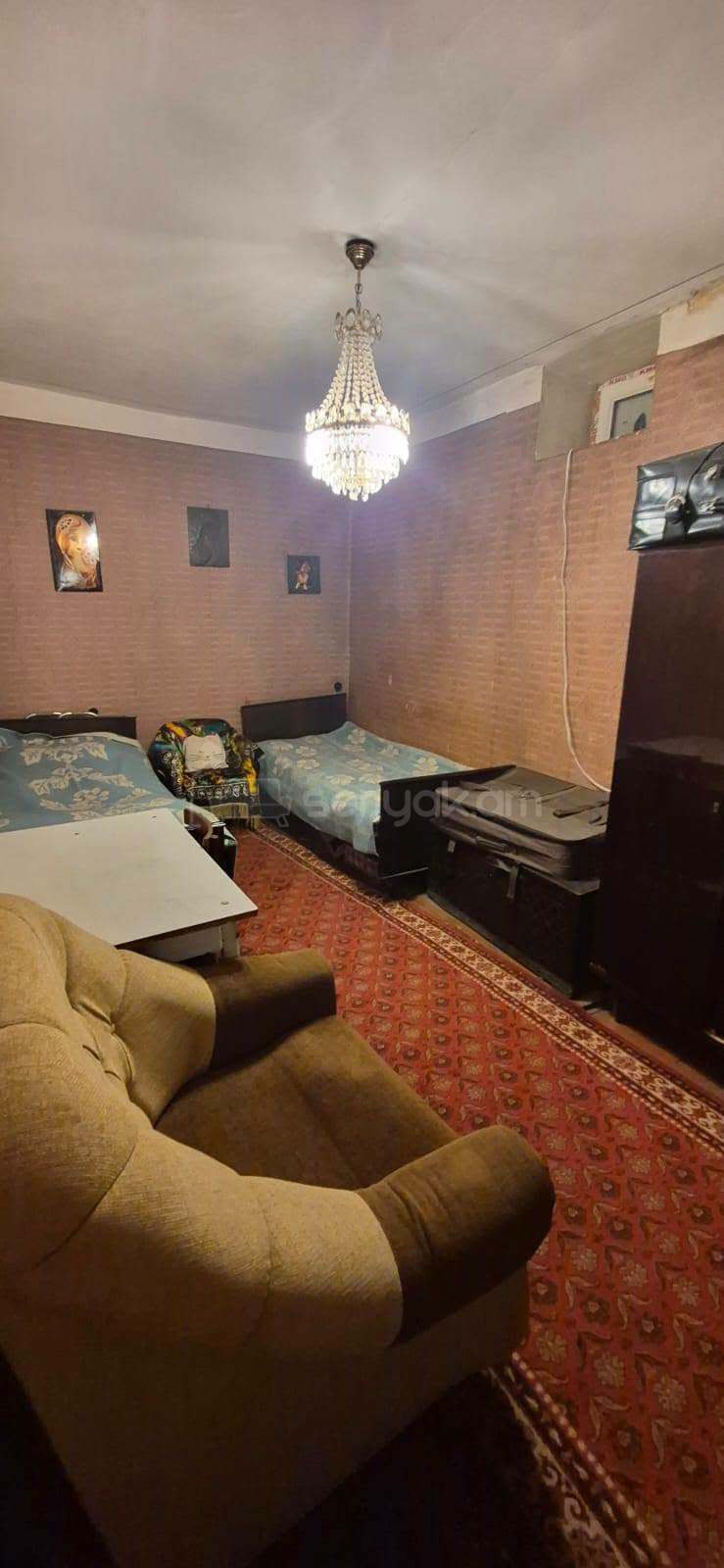 1 Սենյականոց Բնակարան Քարե Շենքում, 39քմ, 1/5 հարկ, Պետական Վիճակում