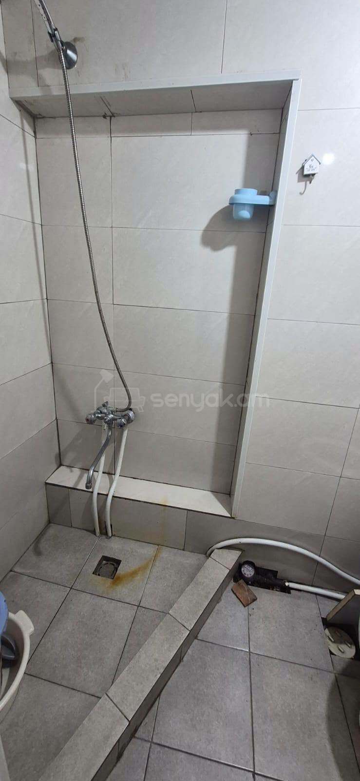 1 Սենյականոց Բնակարան Քարե Շենքում, 39քմ, 1/5 հարկ, Պետական Վիճակում