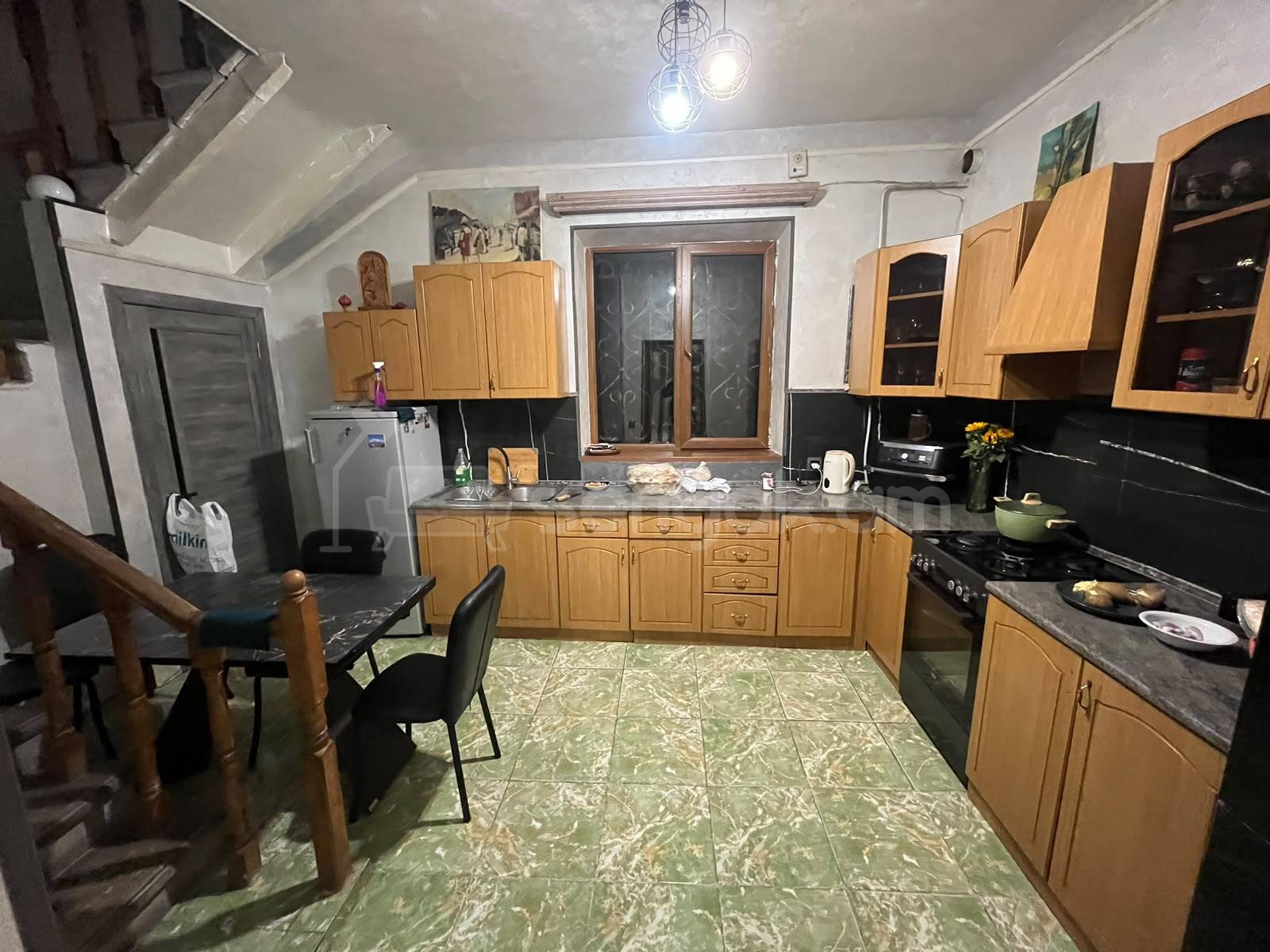 5 Սենյականոց Սեփական Տուն, 200քմ, Նորմալ Վիճակում, Կահավորված