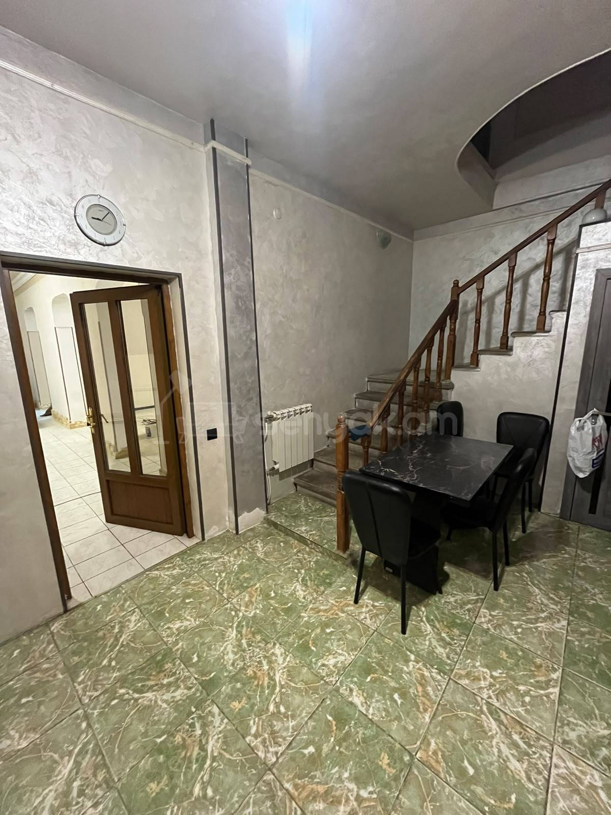 5 Սենյականոց Սեփական Տուն, 200քմ, Նորմալ Վիճակում, Կահավորված