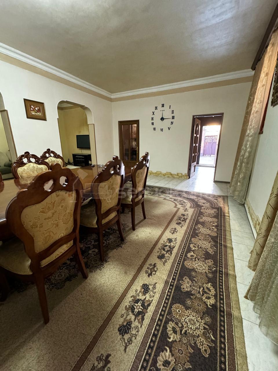 5 Սենյականոց Սեփական Տուն, 200քմ, Նորմալ Վիճակում, Կահավորված