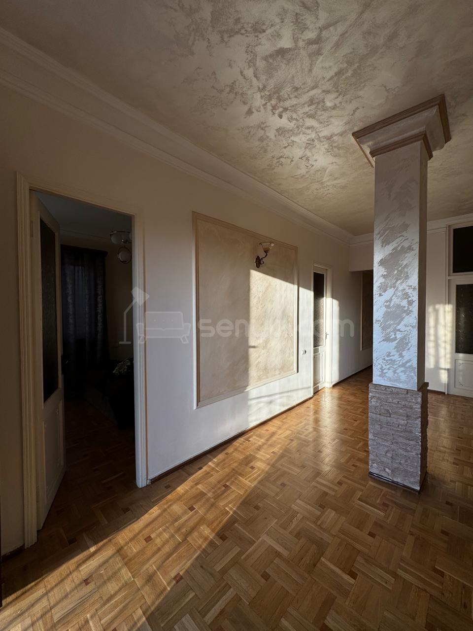 5 Սենյականոց Սեփական Տուն, 200քմ, Նորմալ Վիճակում, Կահավորված