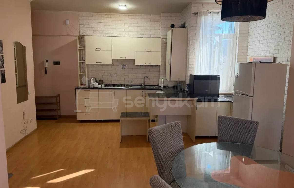 3 Սենյականոց Բնակարան, 75քմ, 3/5 հարկ, Կապիտալ Վերանորոգված, Կահավորված