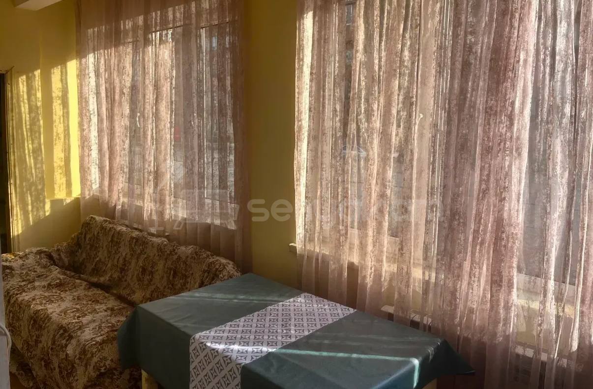 3 Սենյականոց Բնակարան Քարե Շենքում, 80քմ, 2/5 հարկ, Կոսմետիկ Վերանորոգված, Կահավորված