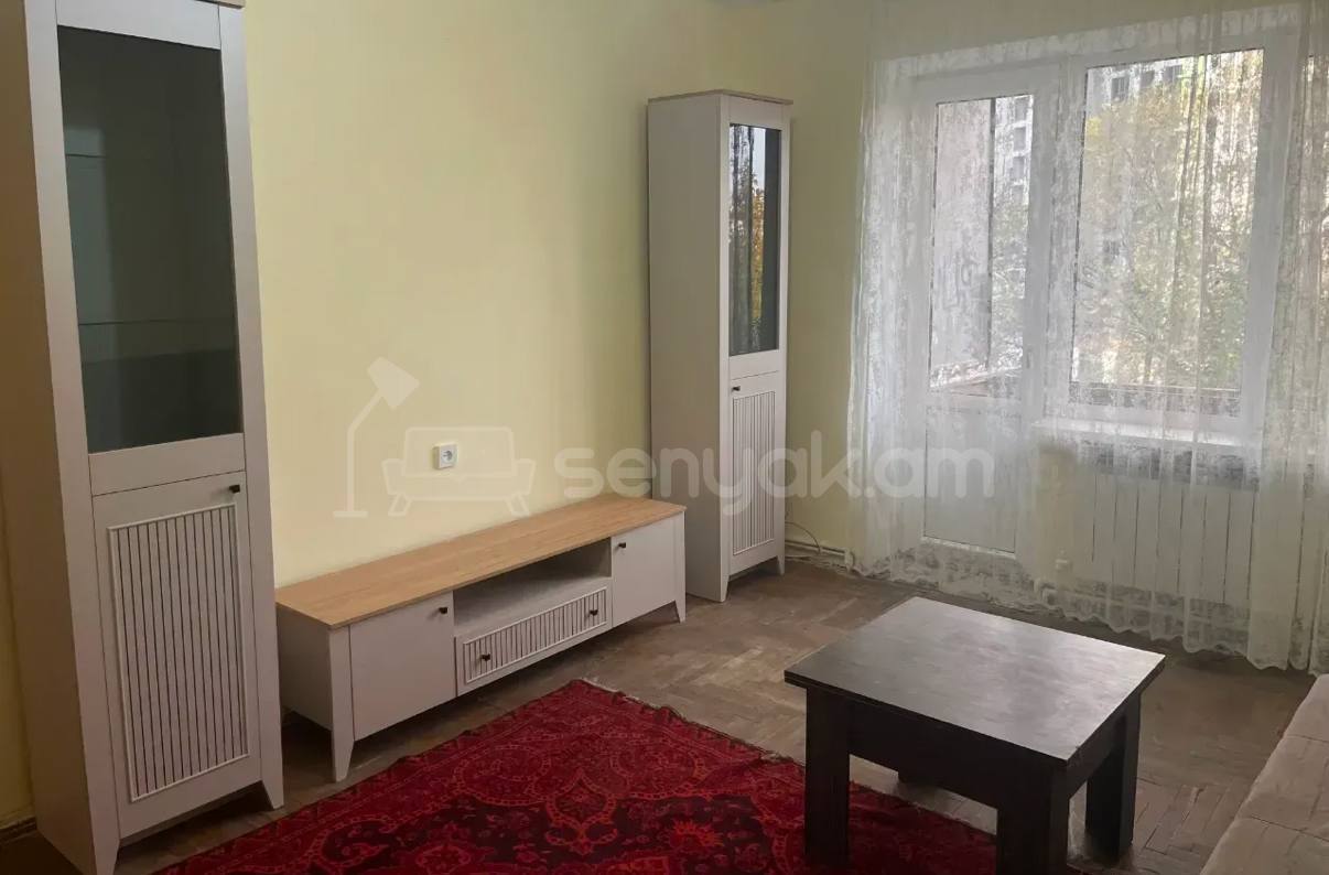 3 Սենյականոց Բնակարան Քարե Շենքում, 80քմ, 2/5 հարկ, Կոսմետիկ Վերանորոգված, Կահավորված
