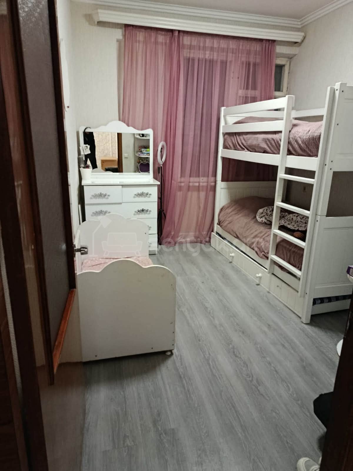 3 Սենյականոց Բնակարան Քարե Շենքում, 74քմ, 2/5 հարկ, Կապիտալ Վերանորոգված
