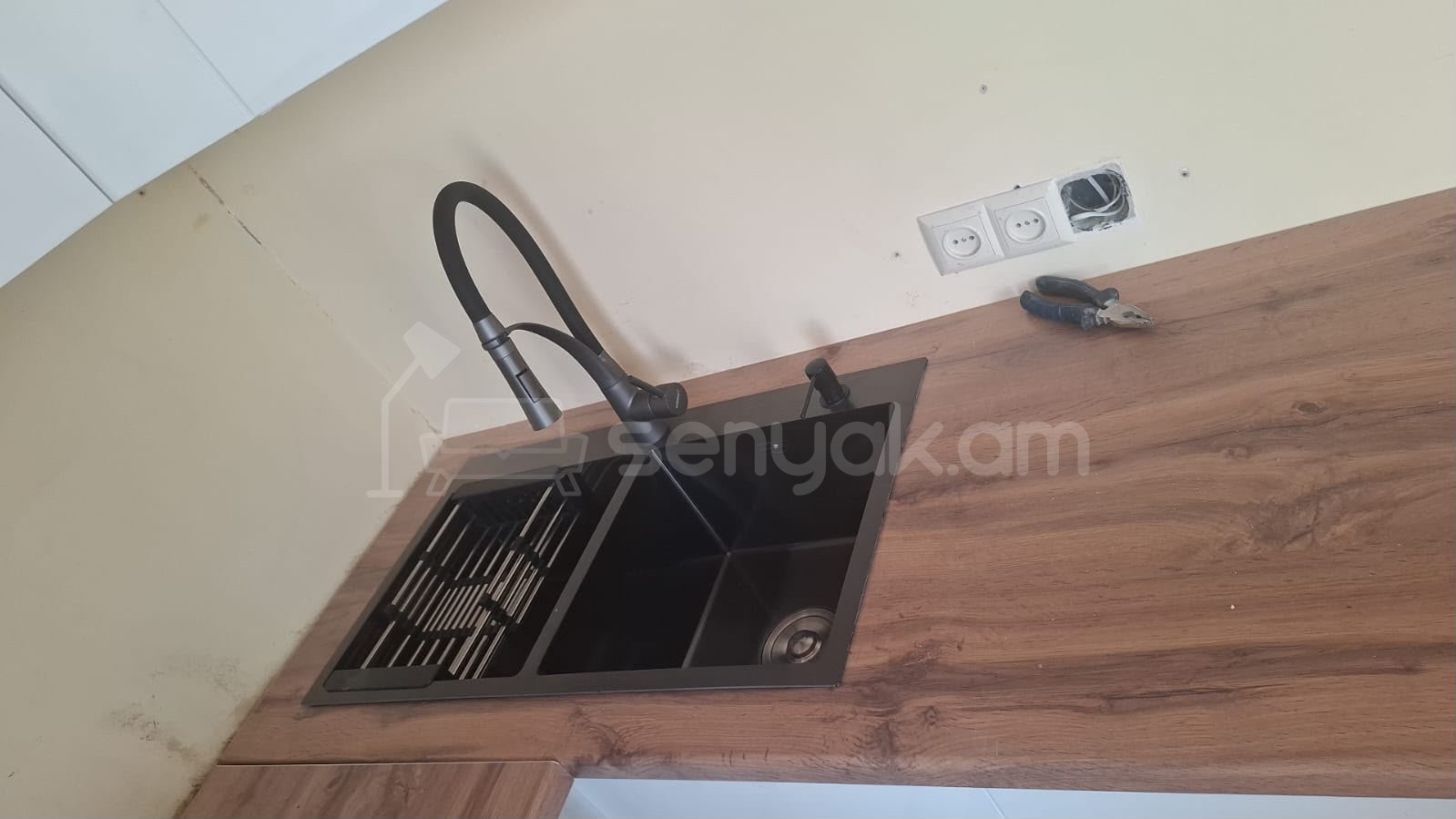 3 Սենյականոց Բնակարան, 85քմ, 12/14 հարկ, Կապիտալ Վերանորոգված, Կահավորված