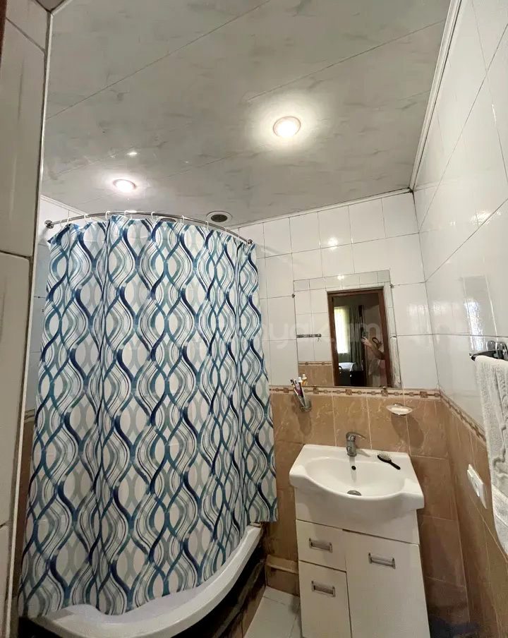 3 Սենյականոց Բնակարան Քարե Շենքում, 108քմ, 5/5 հարկ, Կապիտալ Վերանորոգված
