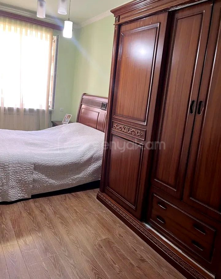 3 Սենյականոց Բնակարան Քարե Շենքում, 108քմ, 5/5 հարկ, Կապիտալ Վերանորոգված