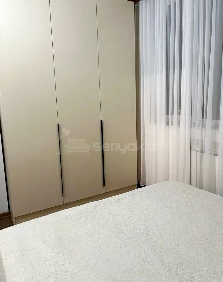 3 Սենյականոց Բնակարան Քարե Շենքում, 108քմ, 5/5 հարկ, Կապիտալ Վերանորոգված