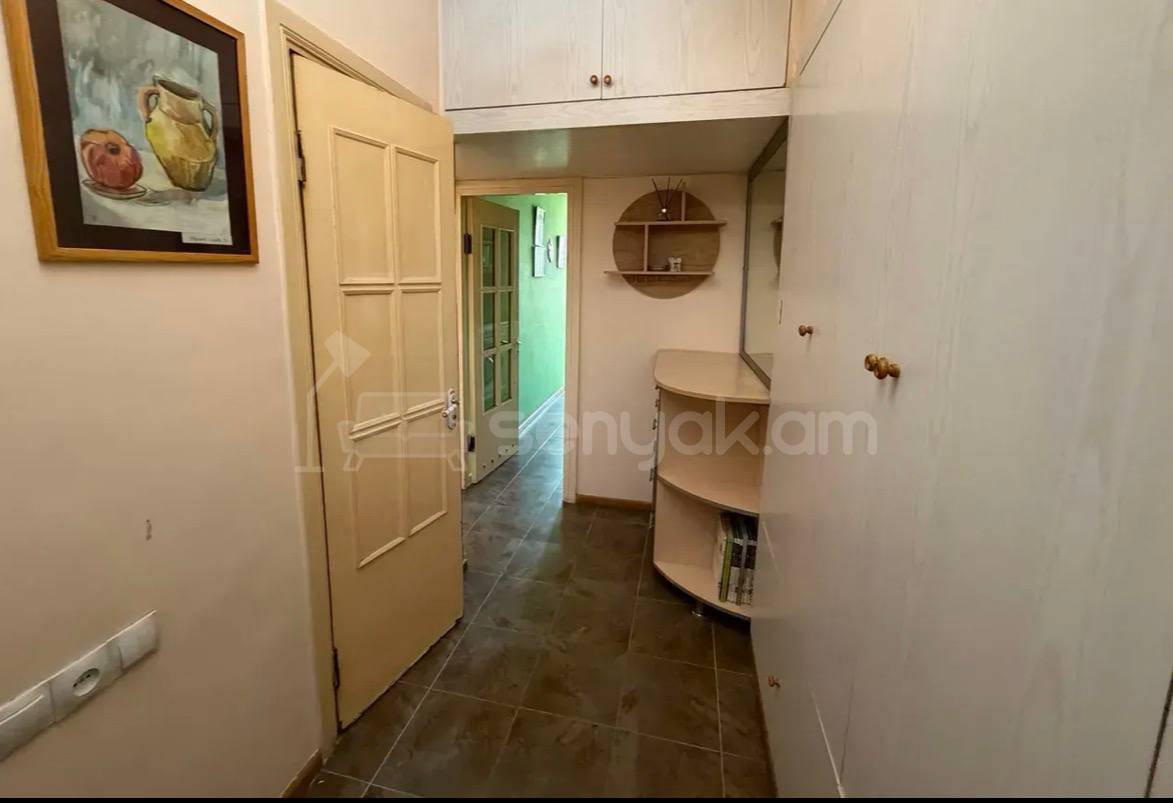 2 Սենյականոց Բնակարան Քարե Շենքում, 50քմ, 3/5 հարկ, Կապիտալ Վերանորոգված, Կահավորված, Արևկող
