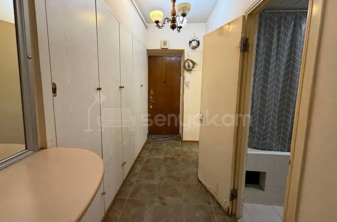 2 Սենյականոց Բնակարան Քարե Շենքում, 50քմ, 3/5 հարկ, Կապիտալ Վերանորոգված, Կահավորված, Արևկող
