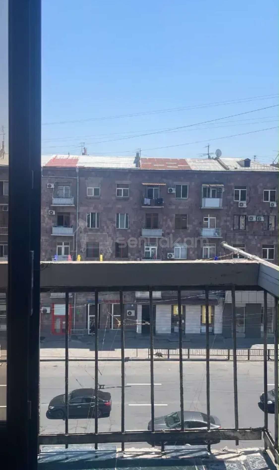 4 Սենյականոց Բնակարան Քարե Շենքում, 70քմ, 5/5 հարկ, Նորմալ Վիճակում, Կահավորված, Արևկող