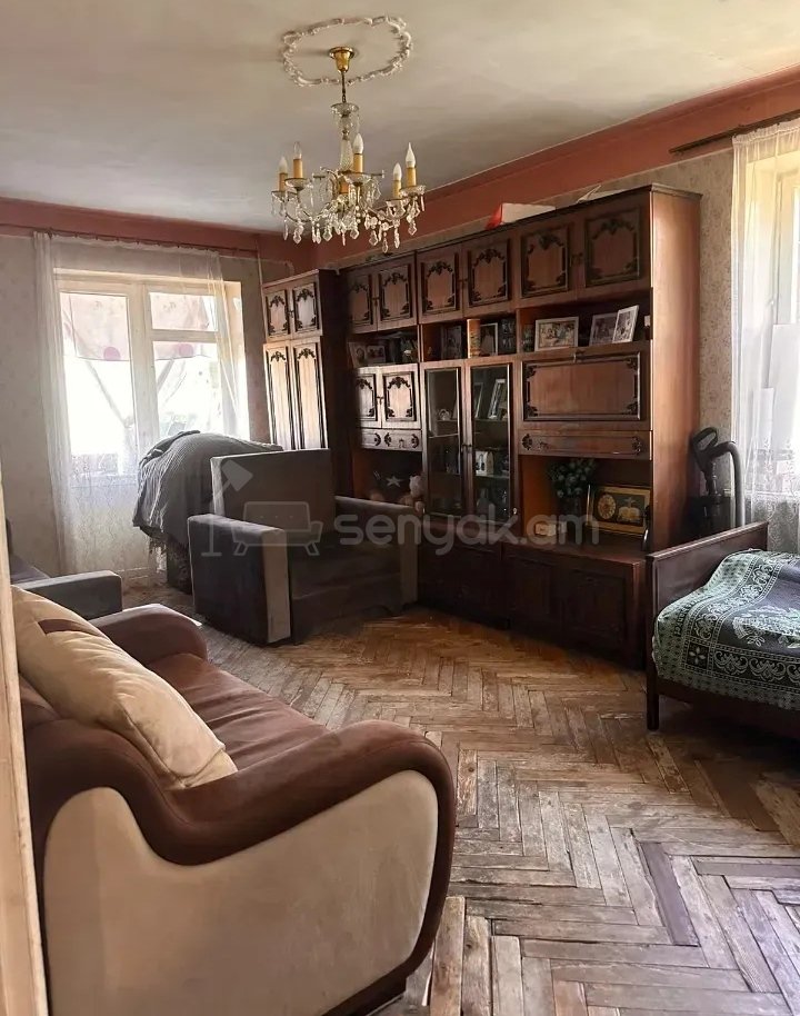 3 Սենյականոց Բնակարան Քարե Շենքում, 67քմ, 5/5 հարկ, Պետական Վիճակում