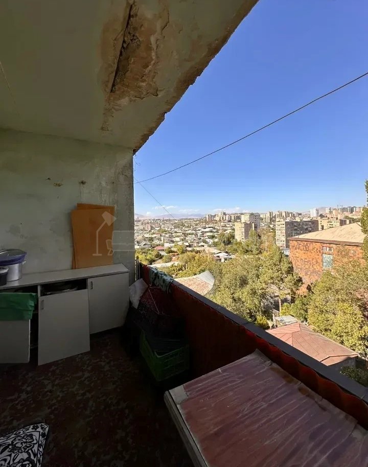 3 Սենյականոց Բնակարան Քարե Շենքում, 67քմ, 5/5 հարկ, Պետական Վիճակում