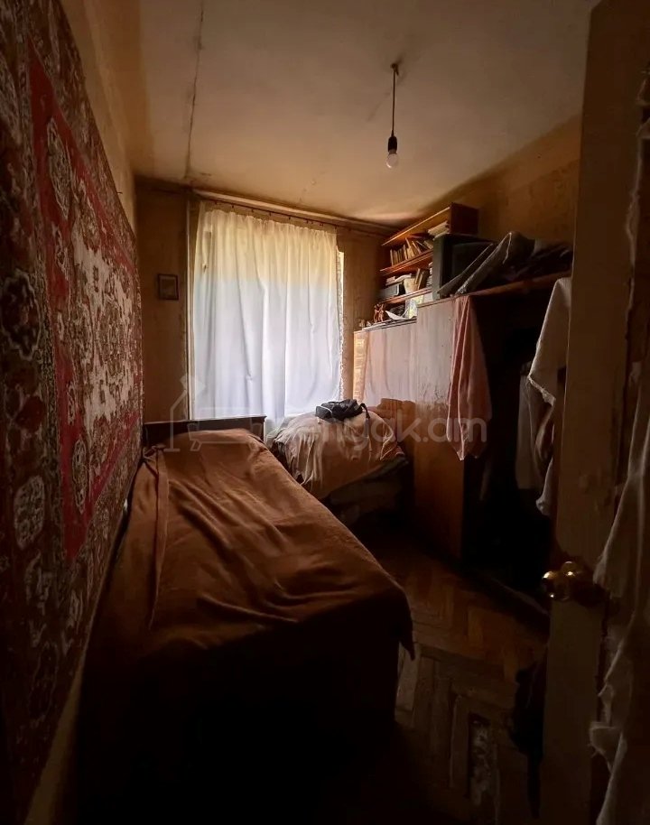 3 Սենյականոց Բնակարան Քարե Շենքում, 67քմ, 5/5 հարկ, Պետական Վիճակում