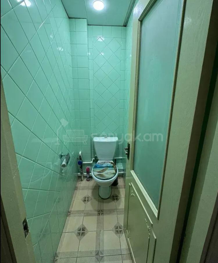 3 Սենյականոց Բնակարան Քարե Շենքում, 76քմ, 5/5 հարկ, Պետական Վիճակում, Կահավորված, Արևկող