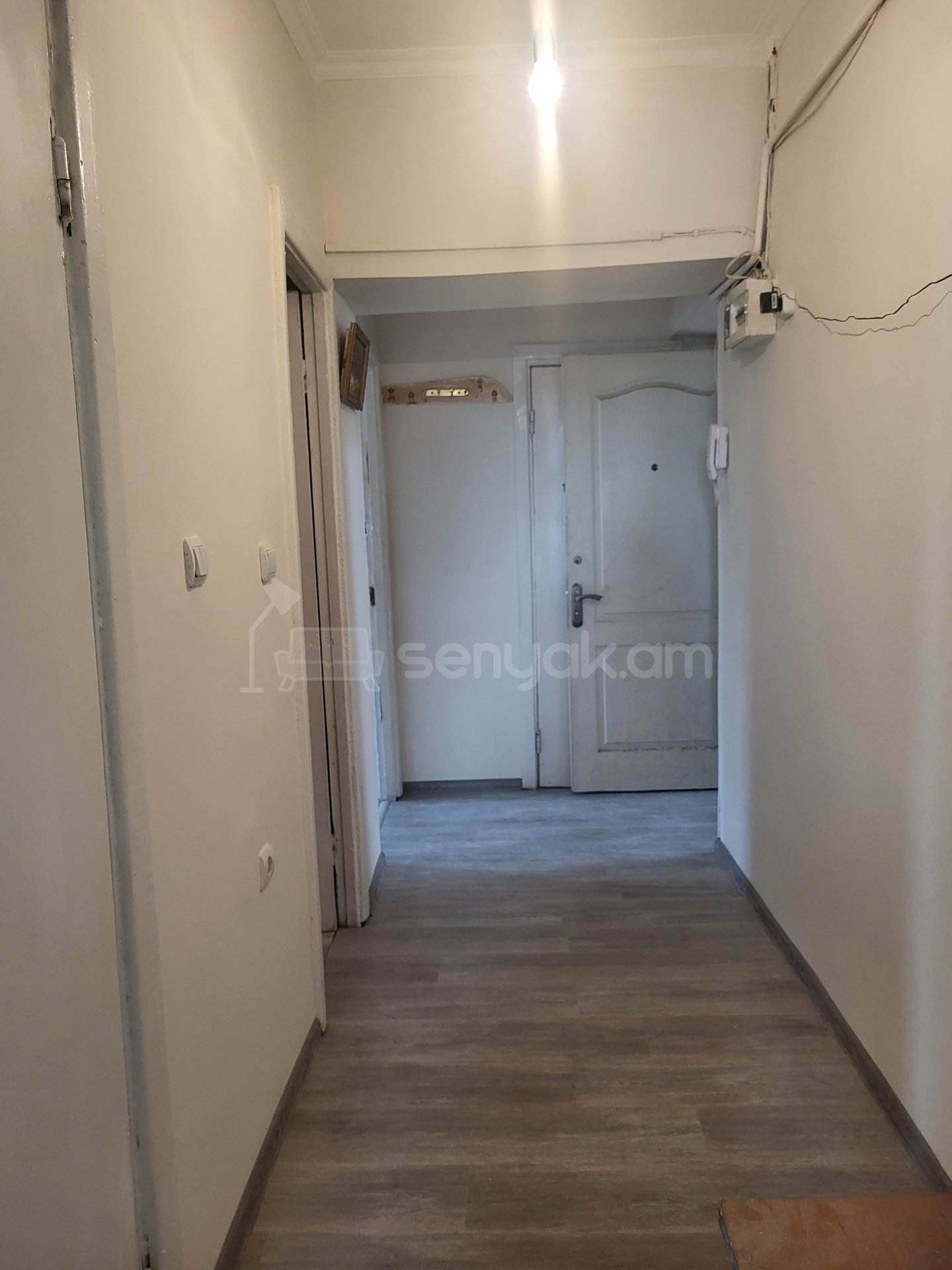 2 Սենյականոց Բնակարան Քարե Շենքում, 65քմ, 3/5 հարկ, Նորմալ Վիճակում, Կահավորված, Արևկող