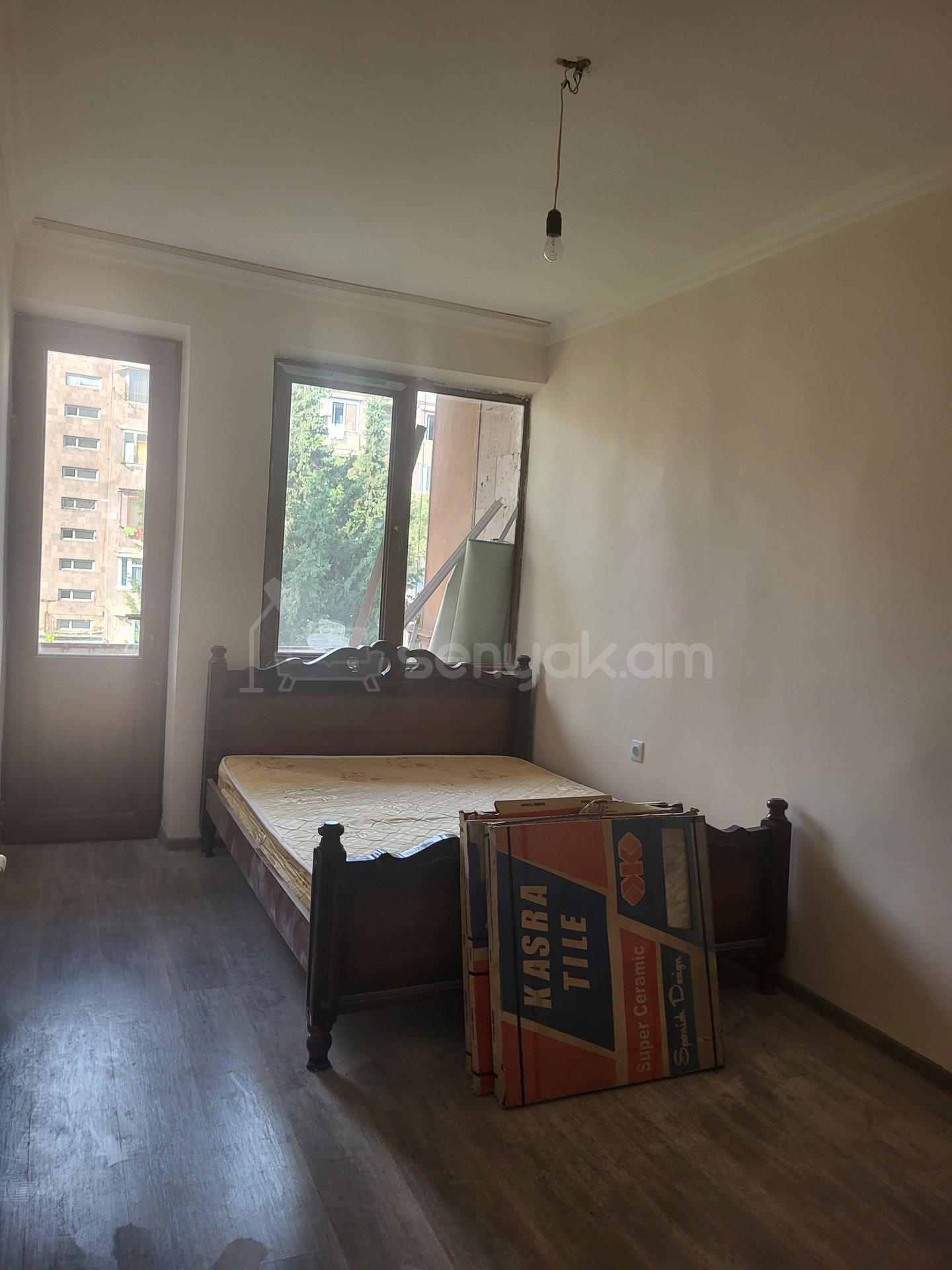 2 Սենյականոց Բնակարան Քարե Շենքում, 65քմ, 3/5 հարկ, Նորմալ Վիճակում, Կահավորված, Արևկող