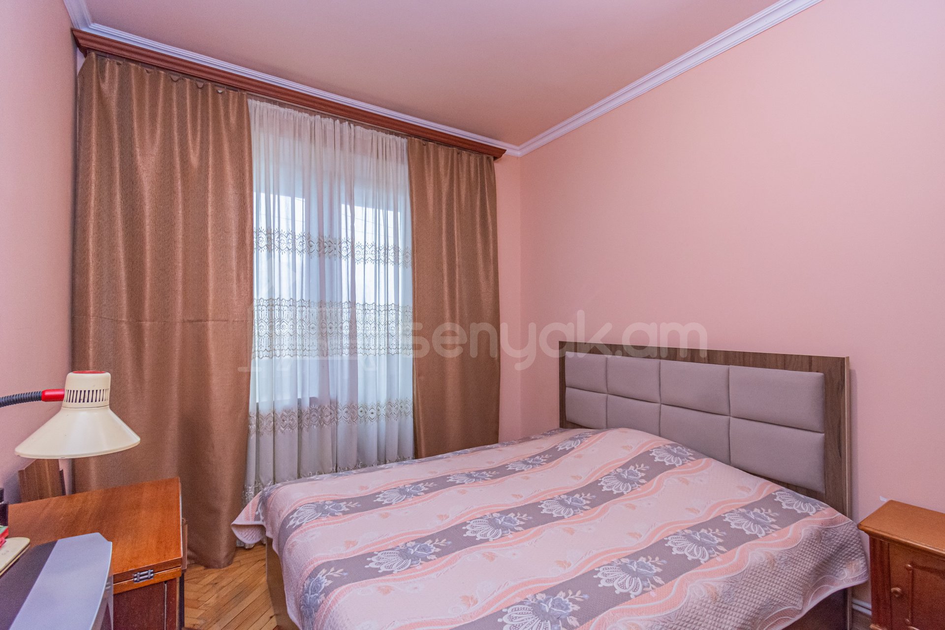 4 Սենյականոց Բնակարան Քարե Շենքում, 80քմ, 5/5 հարկ, Կապիտալ Վերանորոգված