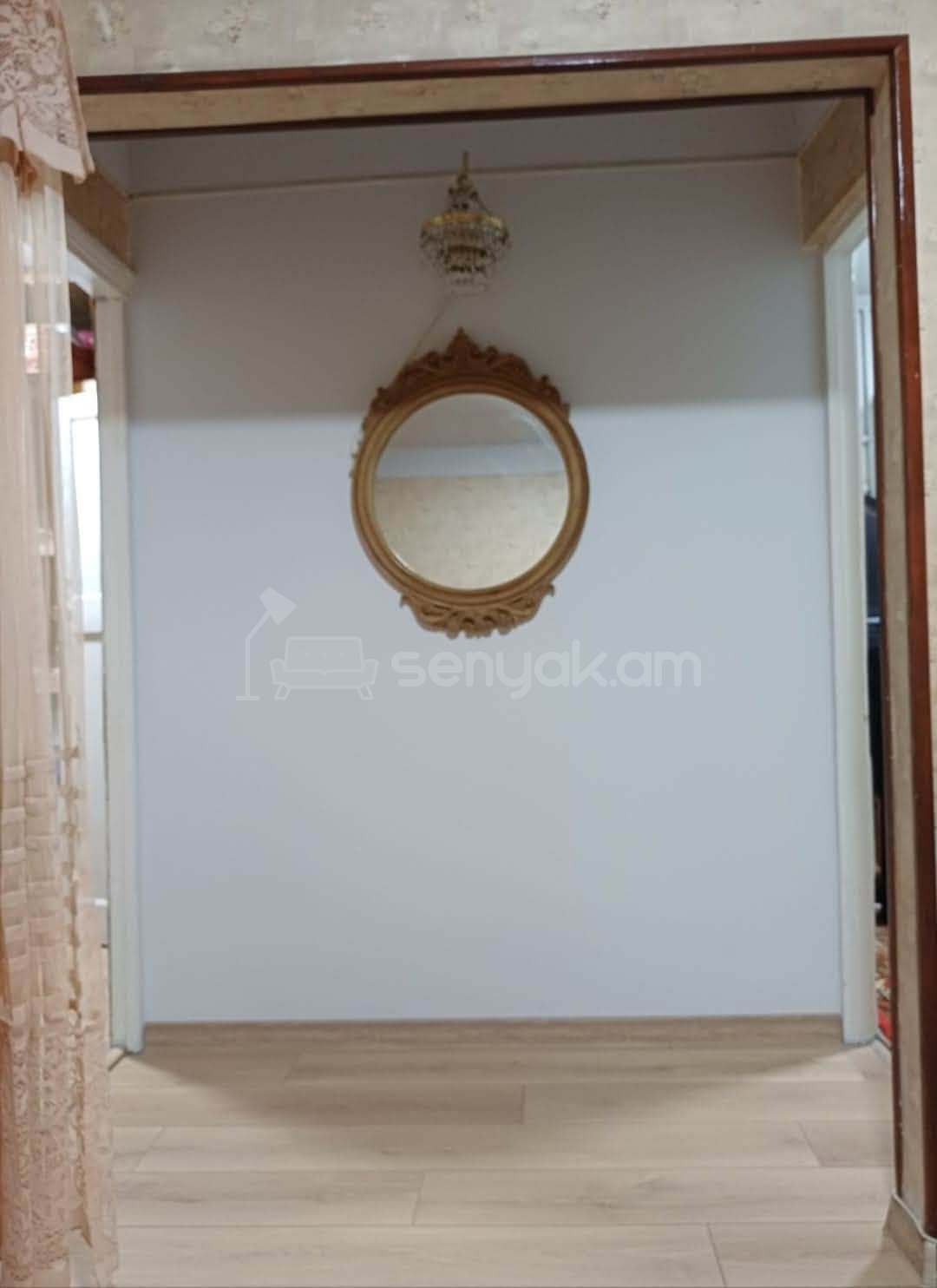 2 Սենյականոց Բնակարան Քարե Շենքում, 50քմ, 3/5 հարկ, Նորմալ Վիճակում, Կահավորված