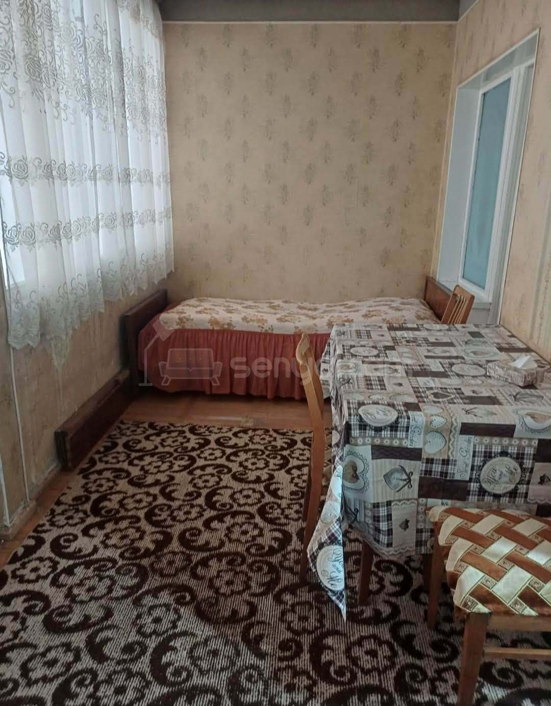 2 Սենյականոց Բնակարան Քարե Շենքում, 50քմ, 3/5 հարկ, Նորմալ Վիճակում, Կահավորված