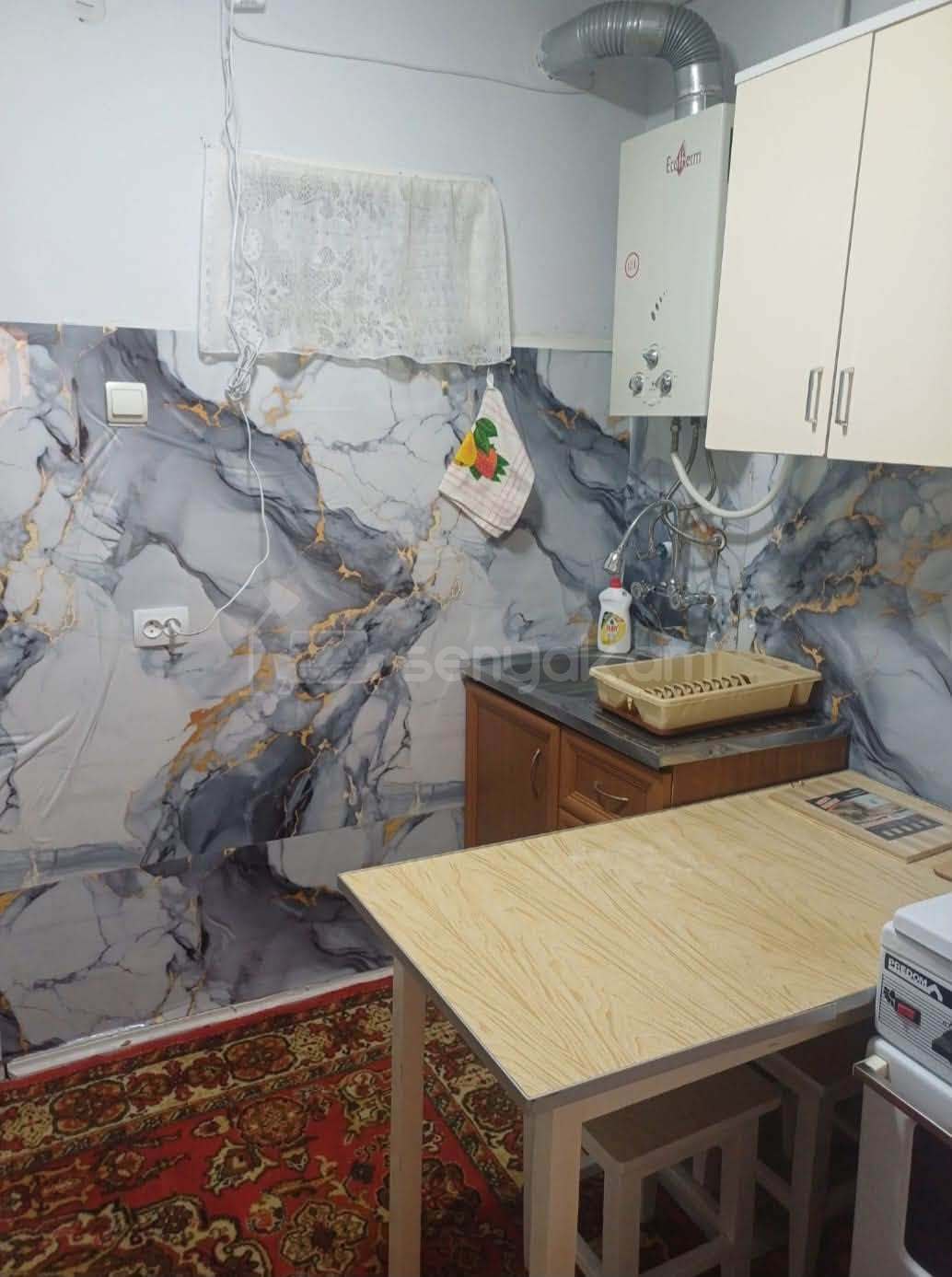 2 Սենյականոց Բնակարան Քարե Շենքում, 50քմ, 3/5 հարկ, Նորմալ Վիճակում, Կահավորված