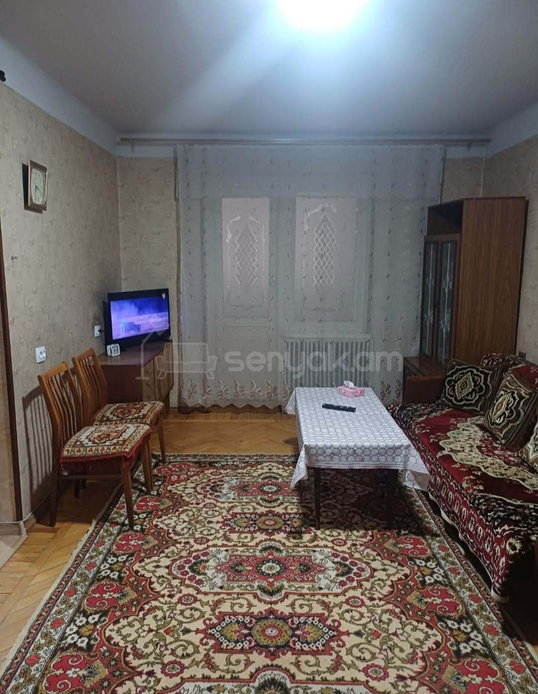 2 Սենյականոց Բնակարան Քարե Շենքում, 50քմ, 3/5 հարկ, Նորմալ Վիճակում, Կահավորված