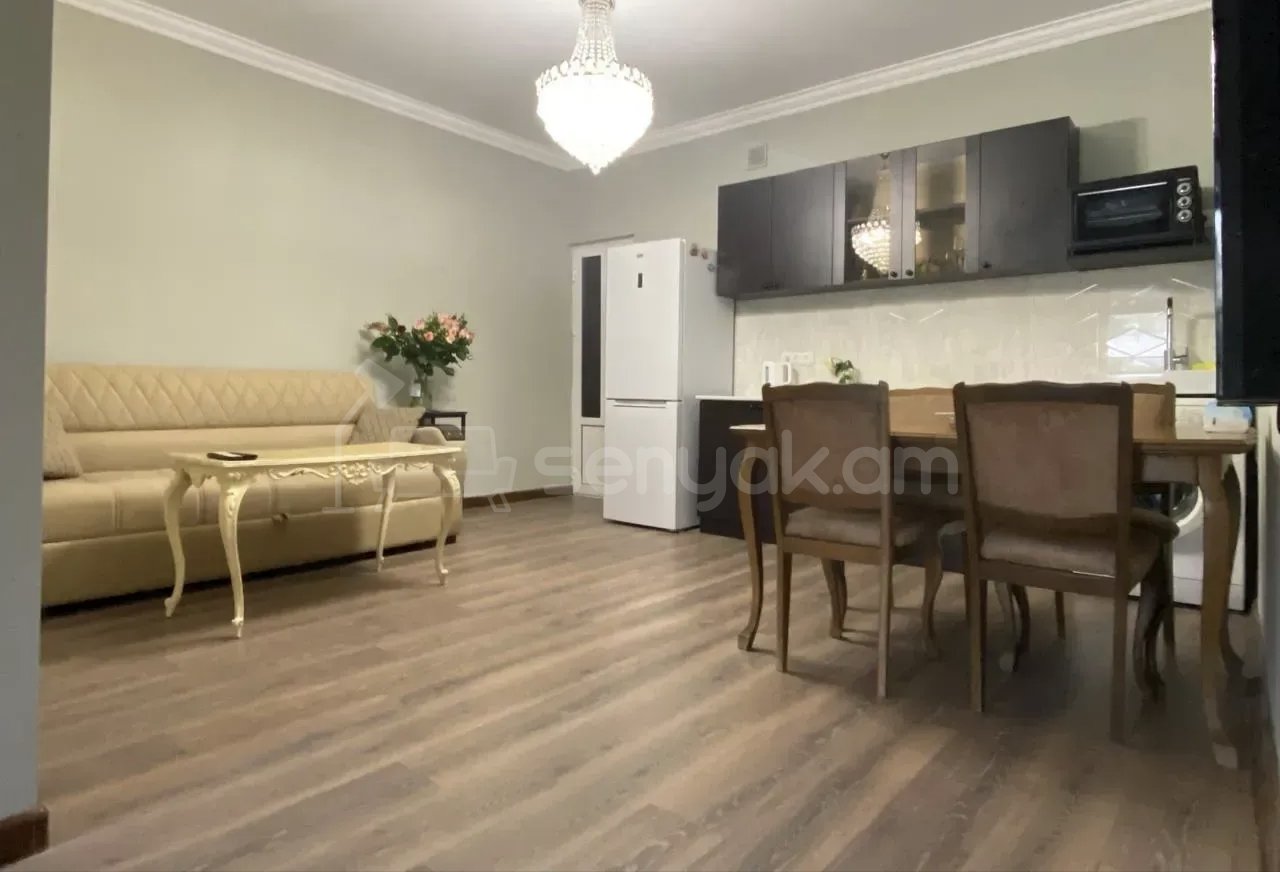 3 Սենյականոց Բնակարան Քարե Շենքում, 78քմ, 6/9 հարկ, Կապիտալ Վերանորոգված, Կահավորված, Արևկող