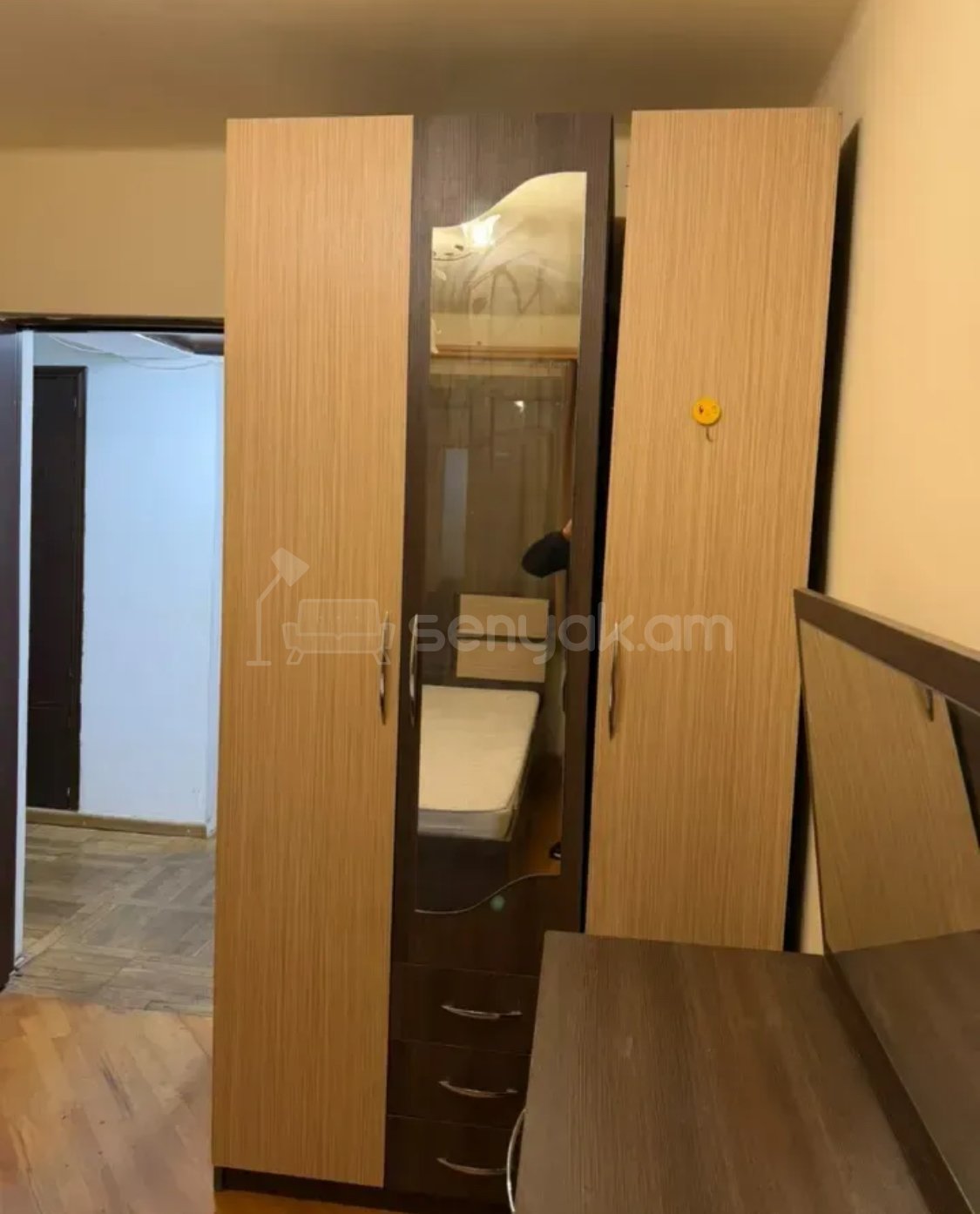 2 Սենյականոց Բնակարան Քարե Շենքում, 54քմ, 1/4 հարկ, Նորմալ Վիճակում, Կահավորված