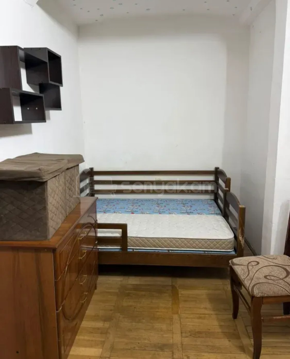 2 Սենյականոց Բնակարան Քարե Շենքում, 54քմ, 1/4 հարկ, Նորմալ Վիճակում, Կահավորված
