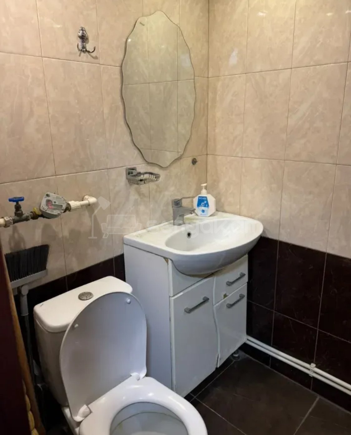2 Սենյականոց Բնակարան Քարե Շենքում, 54քմ, 1/4 հարկ, Նորմալ Վիճակում, Կահավորված