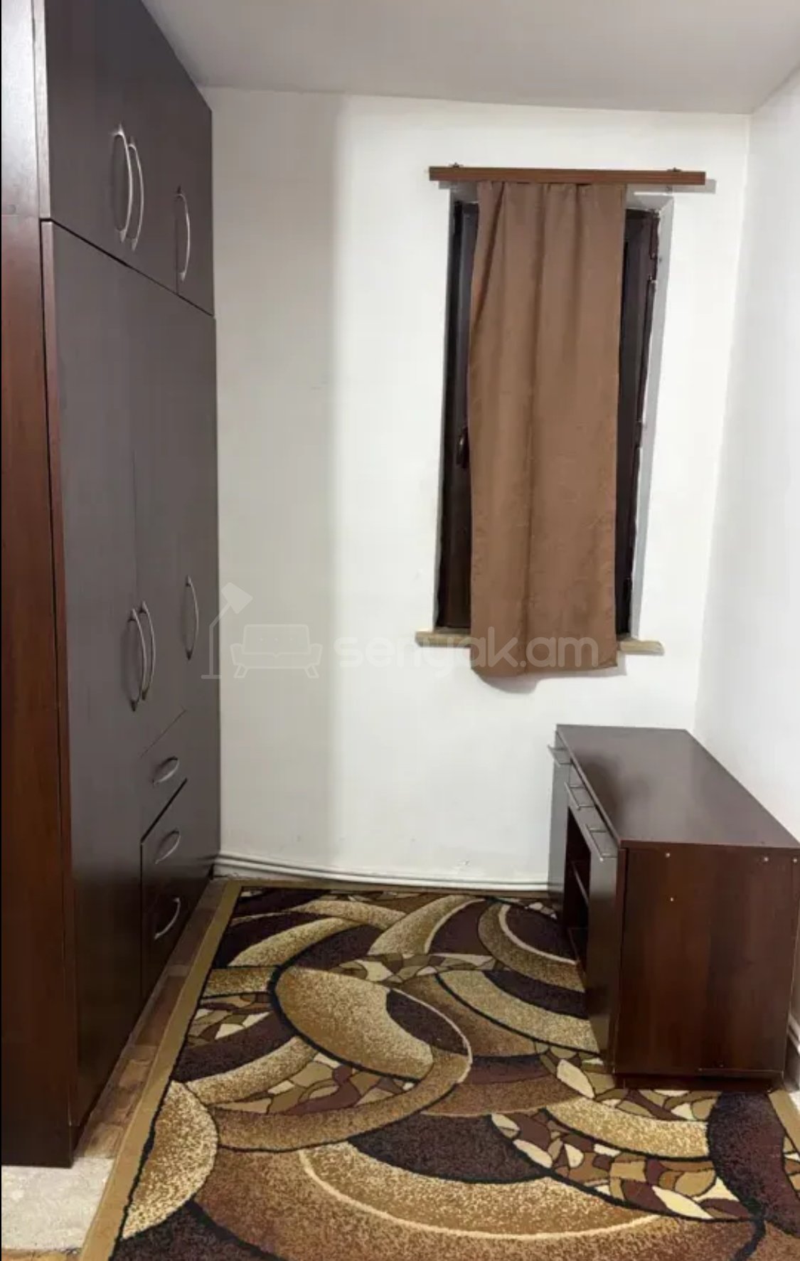2 Սենյականոց Բնակարան Քարե Շենքում, 54քմ, 1/4 հարկ, Նորմալ Վիճակում, Կահավորված