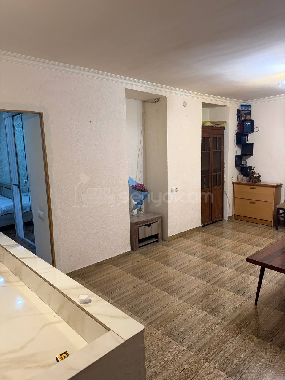 3 Սենյականոց Բնակարան Քարե Շենքում, 55քմ, 2/3 հարկ, Նորմալ Վիճակում, Կահավորված
