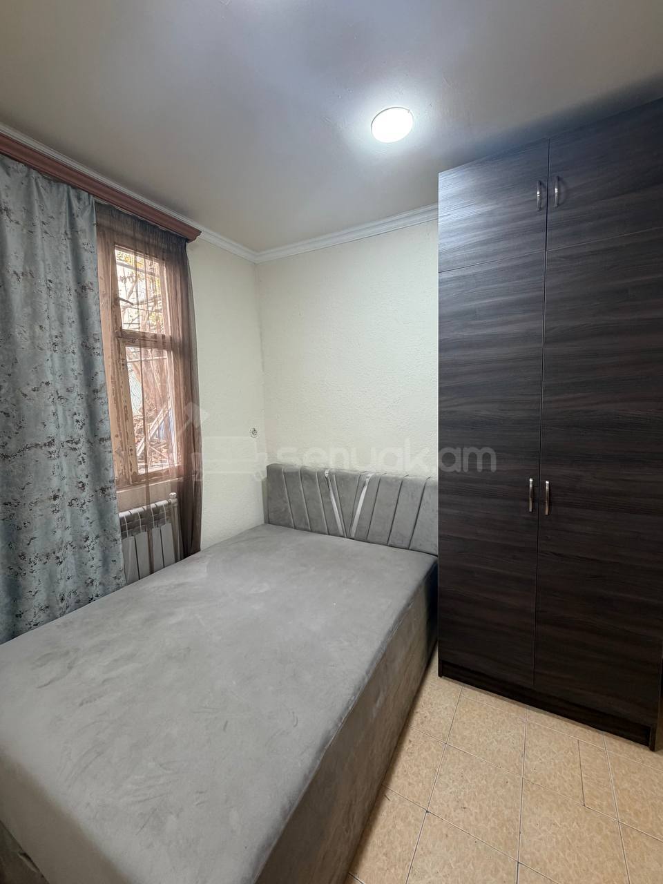3 Սենյականոց Բնակարան Քարե Շենքում, 55քմ, 2/3 հարկ, Նորմալ Վիճակում, Կահավորված