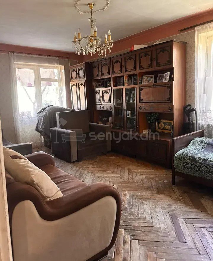 3 Սենյականոց Բնակարան Քարե Շենքում, 67քմ, 5/5 հարկ, Պետական Վիճակում