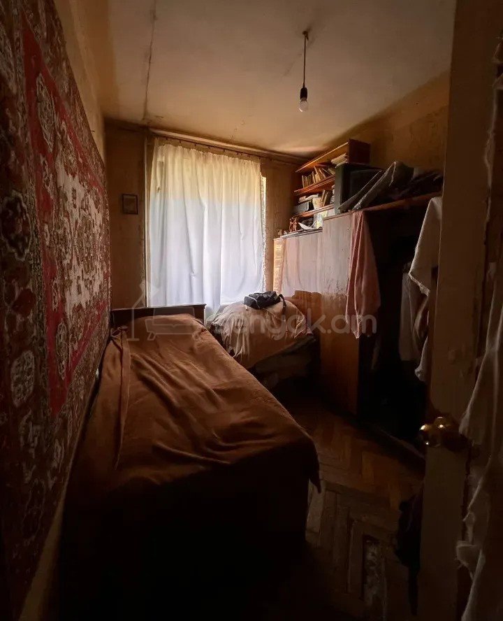 3 Սենյականոց Բնակարան Քարե Շենքում, 67քմ, 5/5 հարկ, Պետական Վիճակում