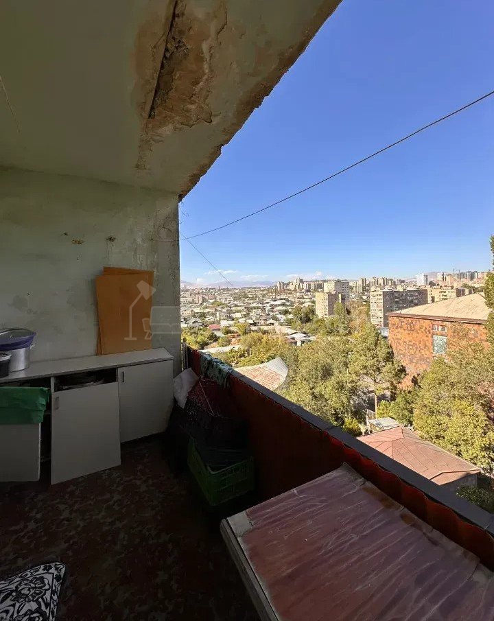 3 Սենյականոց Բնակարան Քարե Շենքում, 67քմ, 5/5 հարկ, Պետական Վիճակում