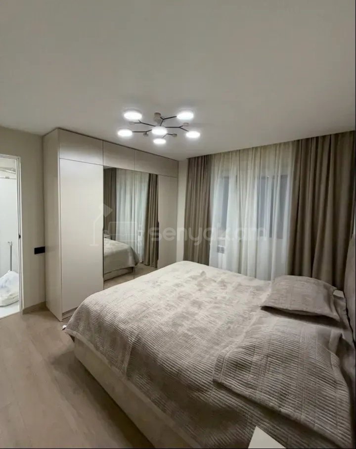 3 Սենյականոց Բնակարան Քարե Շենքում, 65քմ, 4/5 հարկ, Կապիտալ Վերանորոգված