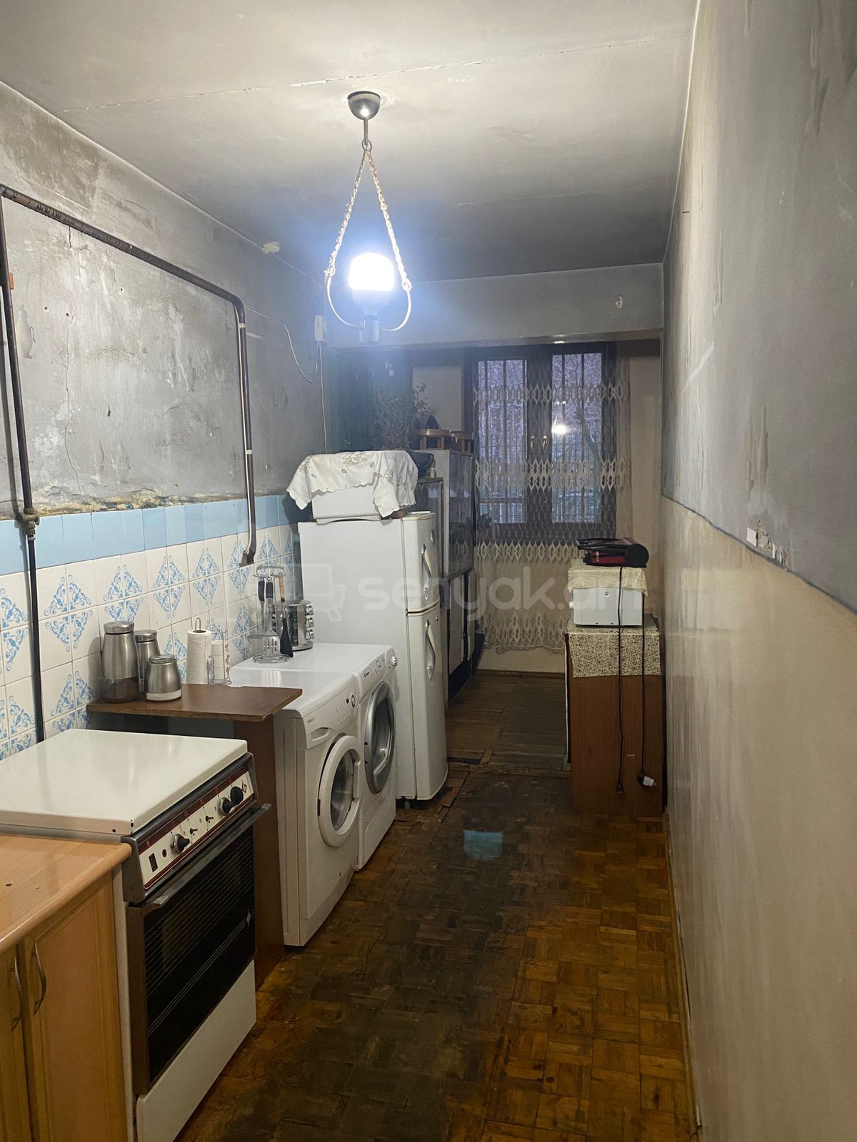 3 Սենյականոց Բնակարան Քարե Շենքում, 80քմ, 1/5 հարկ, Նորմալ Վիճակում