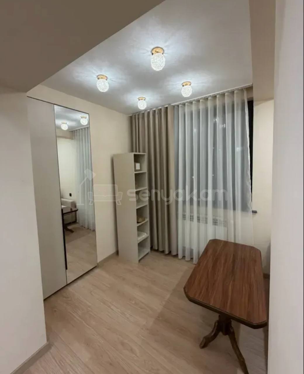 3 Սենյականոց Բնակարան Քարե Շենքում, 65քմ, 4/5 հարկ, Կապիտալ Վերանորոգված