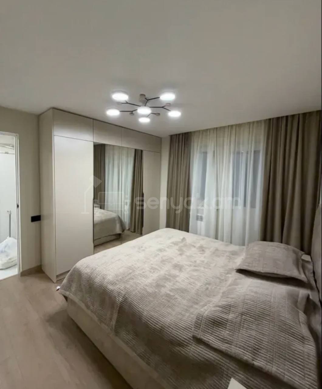 3 Սենյականոց Բնակարան Քարե Շենքում, 65քմ, 4/5 հարկ, Կապիտալ Վերանորոգված