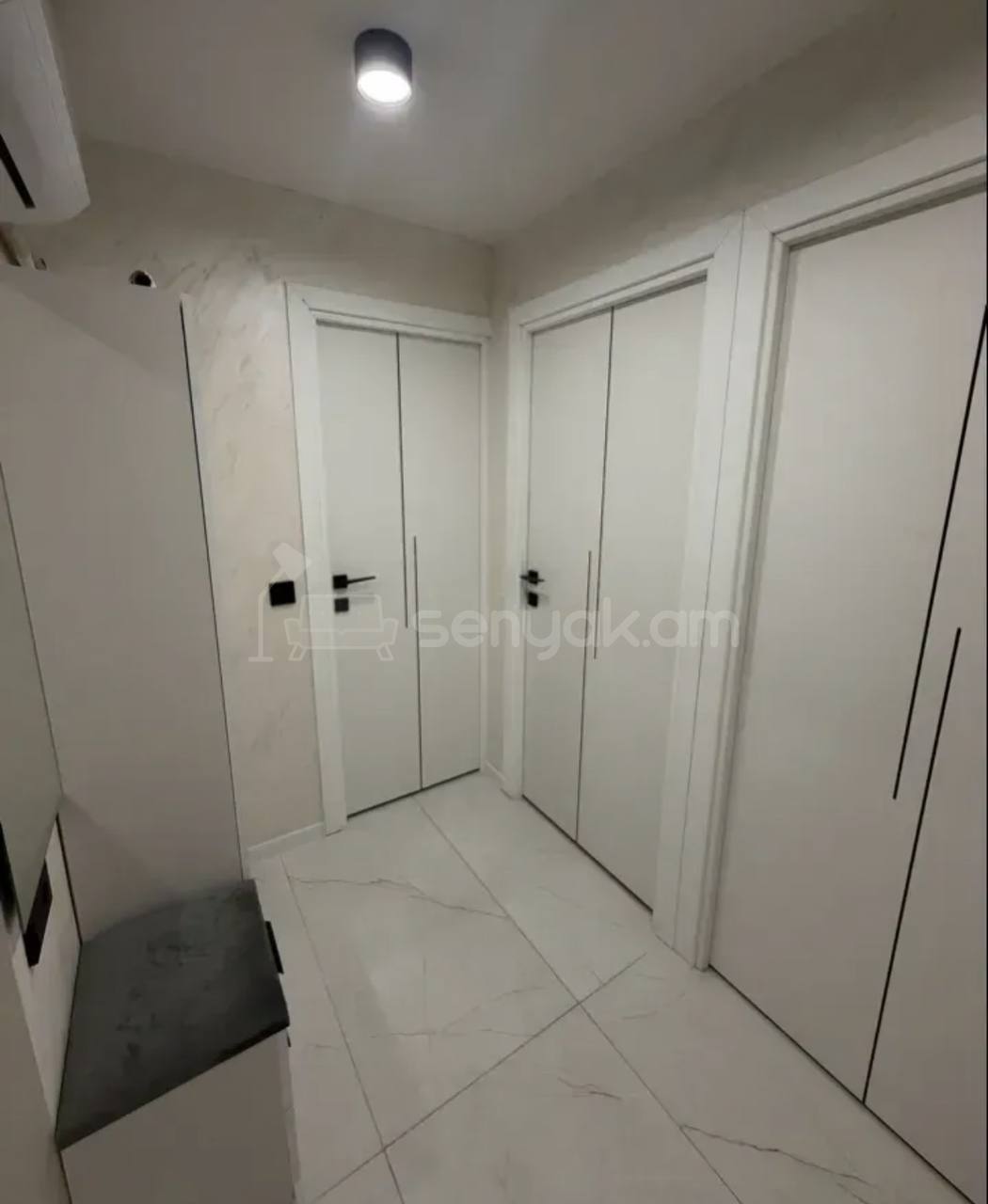 3 Սենյականոց Բնակարան Քարե Շենքում, 65քմ, 4/5 հարկ, Կապիտալ Վերանորոգված